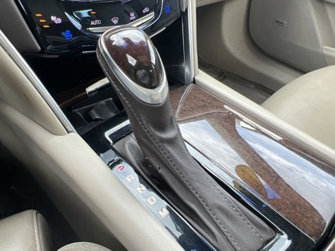 Used 2013 Cadillac XTS Premium image 23