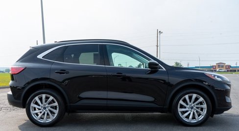 Used 2021 Ford Escape Titanium w/ Titanium Elite Package image 5
