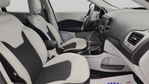 Used 2018 Jeep Compass Latitude image 21