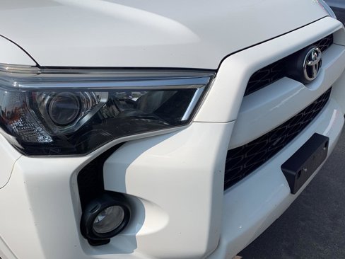 Used 2016 Toyota 4Runner SR5 Premium image 4