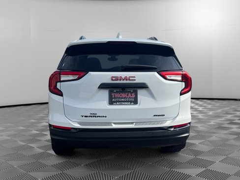 Used 2022 GMC Terrain SLT w/ Infotainment Package II image 6