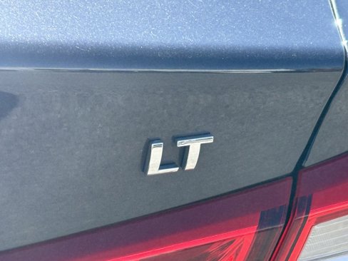 Used 2023 Chevrolet Malibu LT image 3