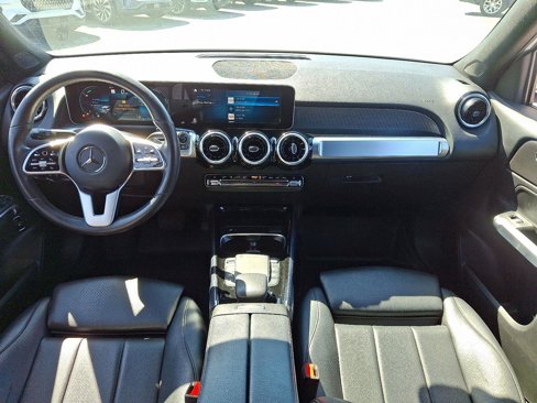 Used 2021 Mercedes-Benz GLB 250 4MATIC image 41