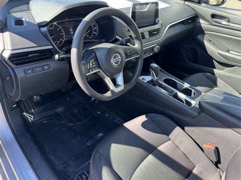 Used 2022 Nissan Altima 2.5 SV image 9