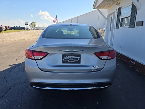 Used 2015 Chrysler 200 Limited w/ Convenience Group image 7