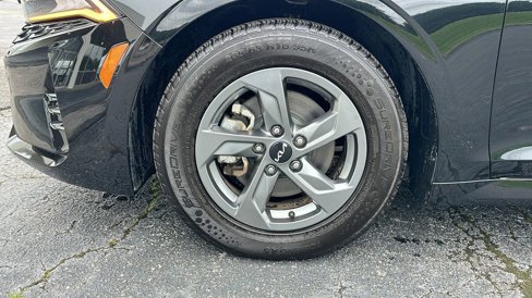 Used 2022 Kia K5 LXS image 9