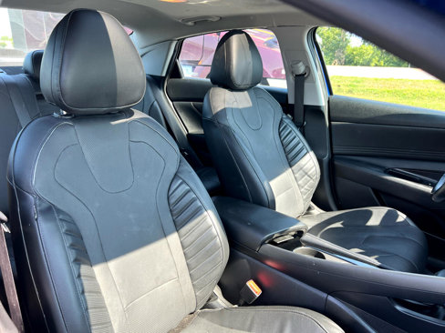 Used 2021 Hyundai Elantra Limited image 54