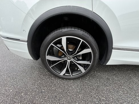 Certified 2022 Volkswagen Tiguan SEL R-Line image 26