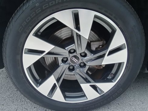 Certified 2022 Audi e-tron Premium Plus w/ Premium Plus Package image 13