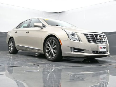 Used 2013 Cadillac XTS Luxury image 21