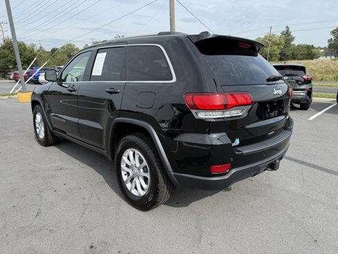 Used 2021 Jeep Grand Cherokee Laredo image 7
