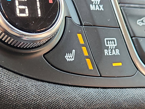 Used 2022 Chevrolet Malibu LT image 31