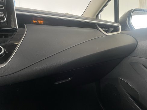 Used 2021 Toyota Corolla LE image 35