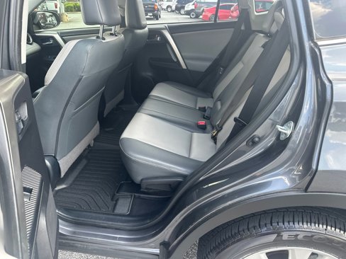 Used 2015 Toyota RAV4 Limited image 21