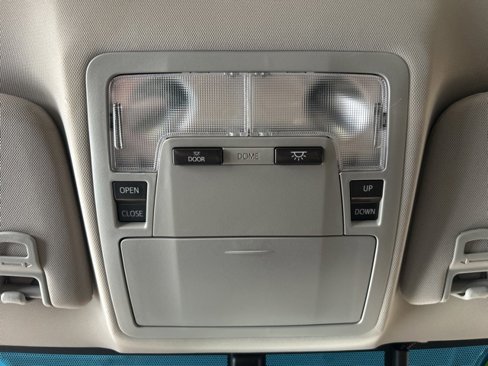 Used 2016 Toyota Avalon XLE Premium image 19