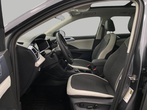 New 2025 Volkswagen Taos SE image 26