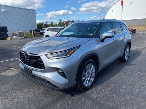Used 2021 Toyota Highlander Limited image 7