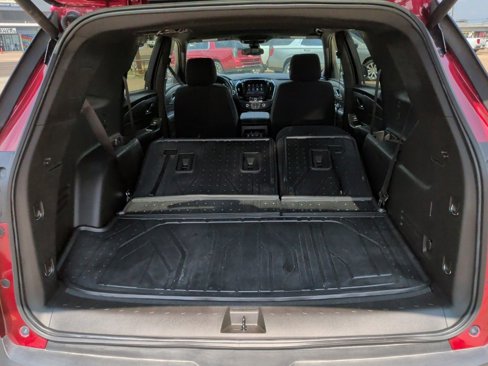 Used 2022 Chevrolet Traverse LT image 40