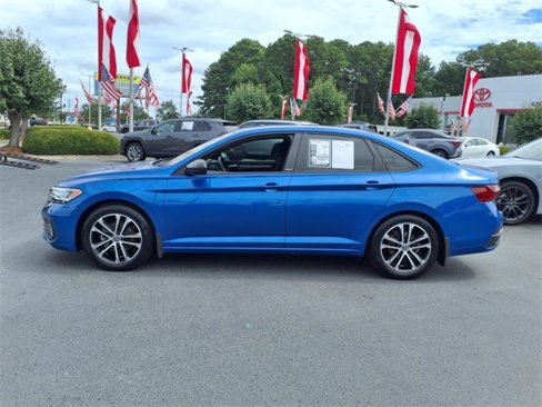 Used 2024 Volkswagen Jetta Sport image 3