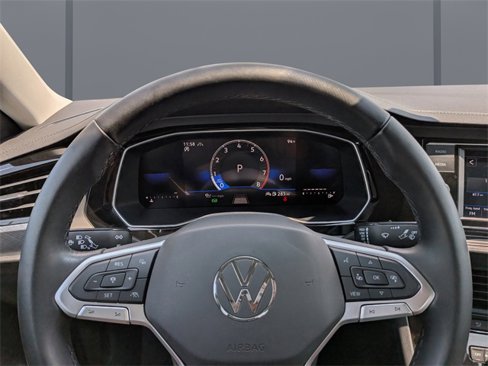 Used 2024 Volkswagen Jetta SE image 27