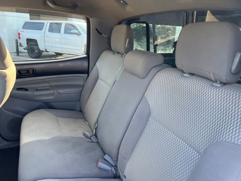 Used 2014 Toyota Tacoma PreRunner image 15