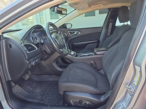 Used 2015 Chrysler 200 Limited w/ Convenience Group image 12