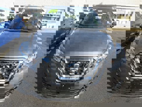 Used 2020 Nissan Kicks SV image 2