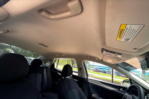 Used 2022 Kia K5 LXS image 12