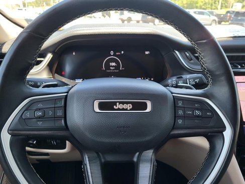 Used 2022 Jeep Grand Cherokee Limited image 16
