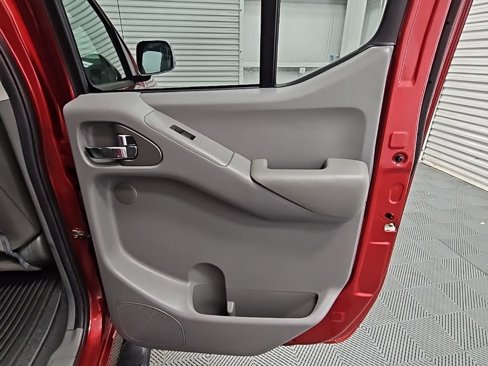 Used 2019 Nissan Frontier SL image 33
