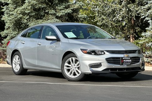 Used 2017 Chevrolet Malibu LT w/ Leather Package image 2