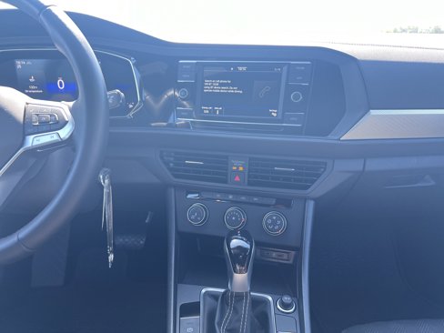 Used 2022 Volkswagen Jetta Sport image 29
