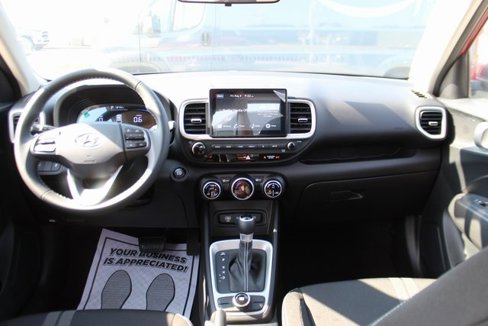 New 2025 Hyundai Venue SEL image 10