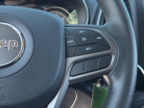 Used 2020 Jeep Cherokee Latitude w/ Mobile Office Group image 21