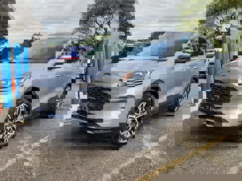 Used 2022 Ford Escape SEL w/ Technology Package image 2