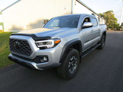 Used 2022 Toyota Tacoma TRD Off-Road image 1