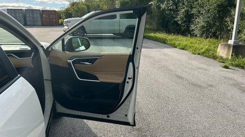 Used 2023 Toyota RAV4 XLE image 42