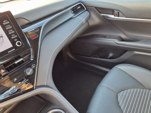 Certified 2021 Toyota Camry SE image 17