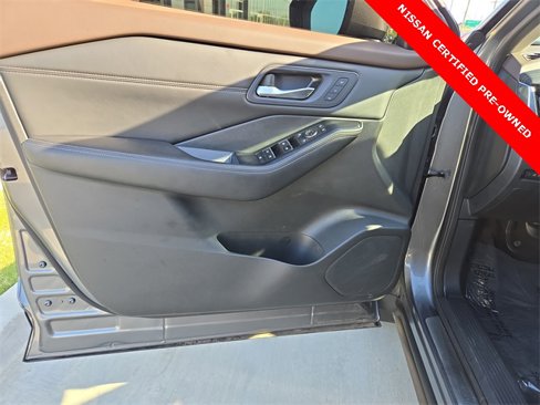 Used 2023 Nissan Rogue SL w/ SL Premium Package image 11