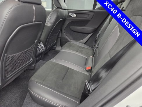 Used 2022 Volvo XC40 T5 R-Design w/ Advanced Package image 21