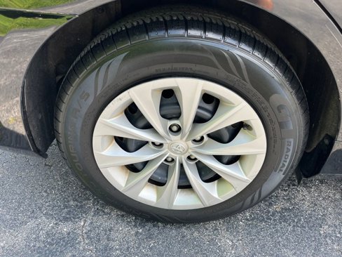 Used 2016 Toyota Camry LE image 30