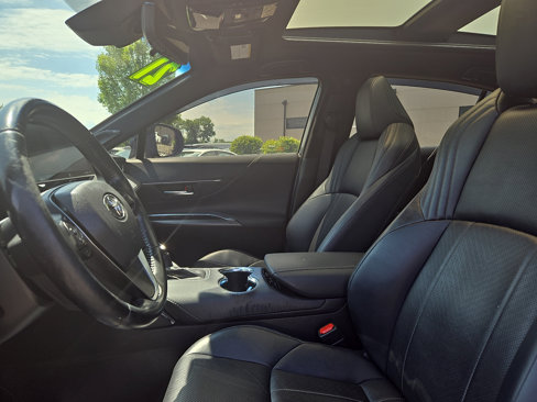 Used 2021 Toyota Venza Limited image 13