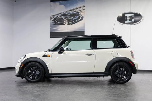 Used 2011 MINI Cooper Hardtop image 9