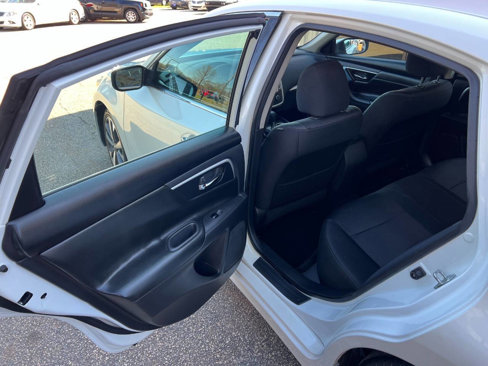 Used 2017 Nissan Altima 2.5 SR image 11