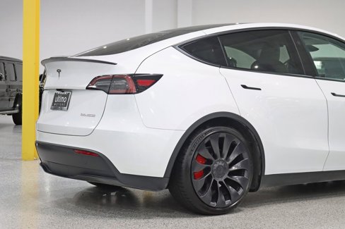 Used 2023 Tesla Model Y Performance image 10