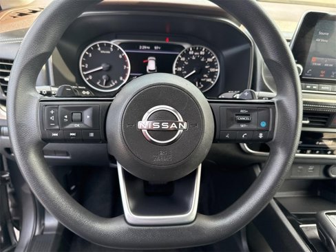 Used 2023 Nissan Rogue SV image 15