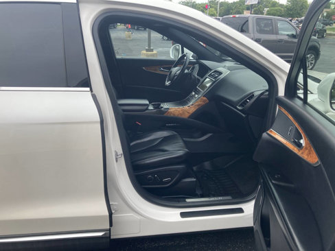 Used 2016 Lincoln MKX Select w/ Select Plus Package image 23