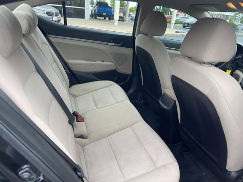 Used 2018 Hyundai Elantra SE image 8