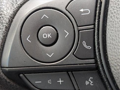 Used 2020 Toyota Corolla LE image 10