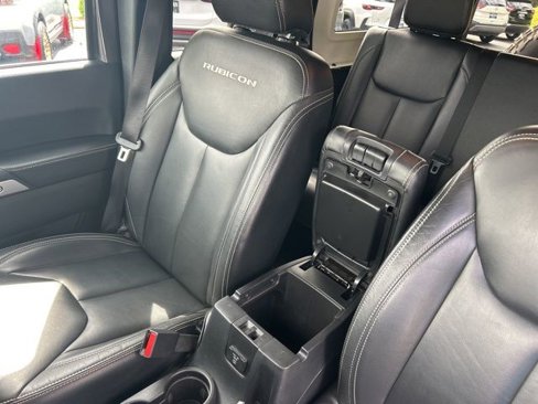 Used 2016 Jeep Wrangler Unlimited Rubicon image 25